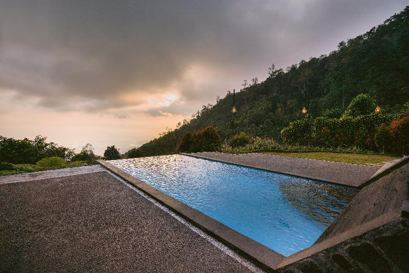 Munduk Menir Villas - Havuz