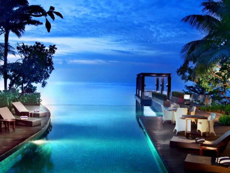 The Malibu Suites Balikpapan By Sissaeliving - Havuz