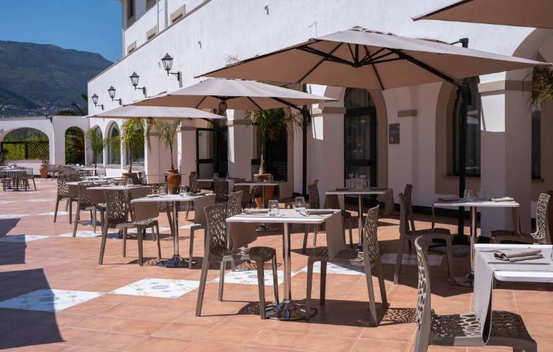 Al Balhara Resort & Spa - Bar