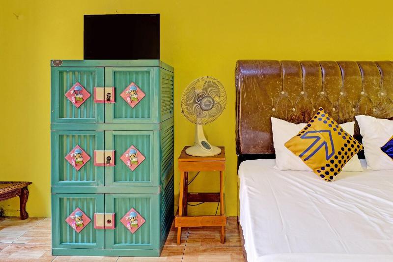 Spot On 91478 Wisma Aura Syariah - Oda