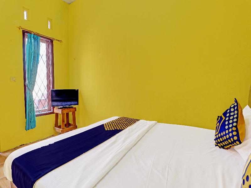 Spot On 91478 Wisma Aura Syariah - Oda