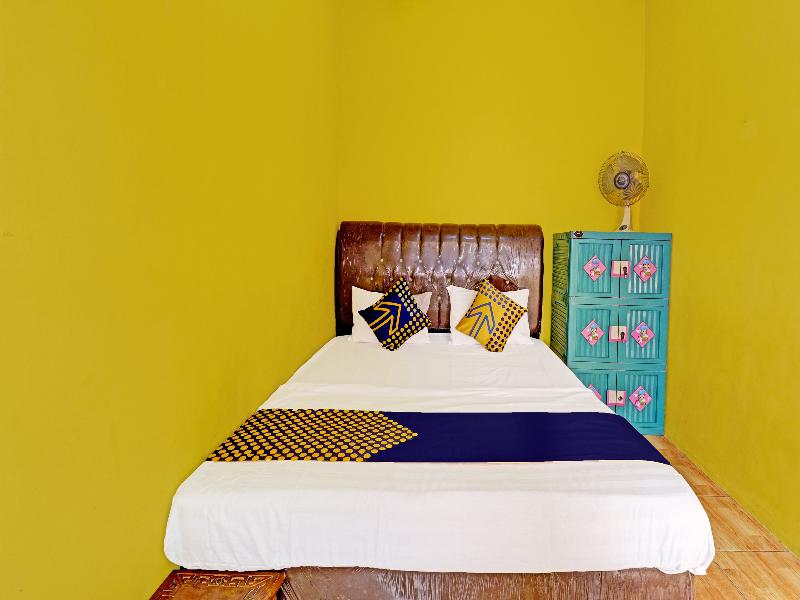 Spot On 91478 Wisma Aura Syariah - Oda