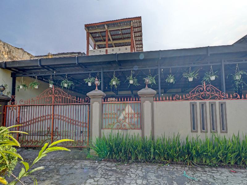 Oyo 91480 Putridapisa Syariah - Genel