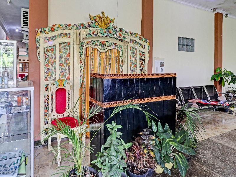 Oyo 91480 Putridapisa Syariah - Genel