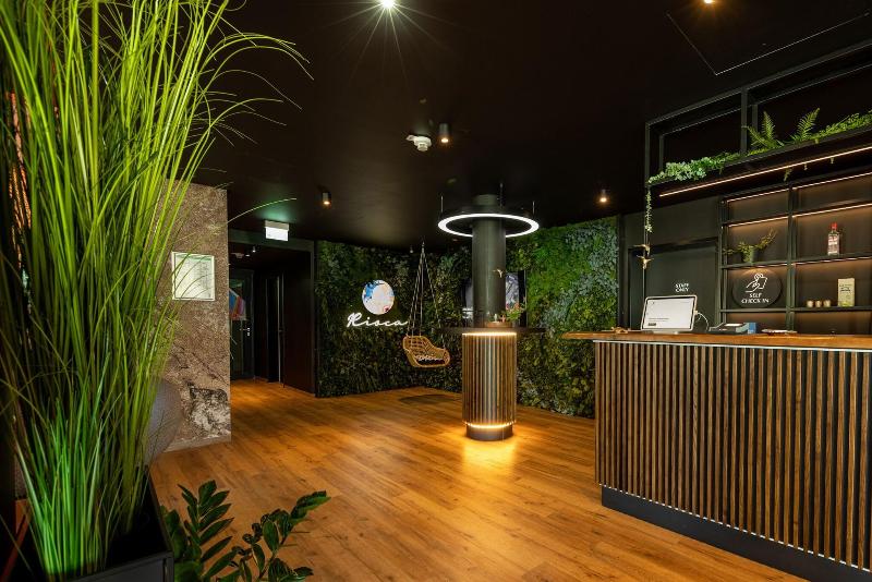Rioca Munich Posto 3 - Lobi