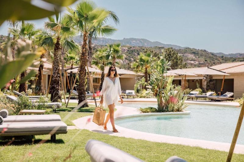 7pines Resort Sardinia Destination By Hyatt - Havuz