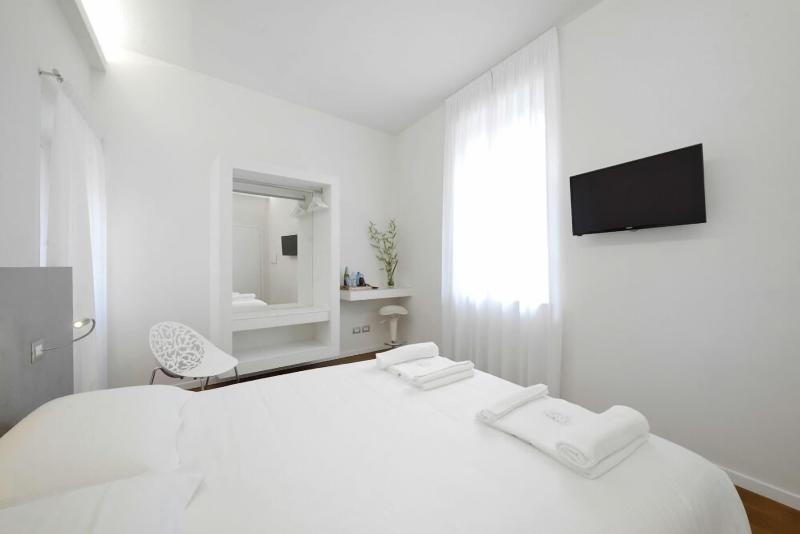 La Corte Sul Naviglio - Oda