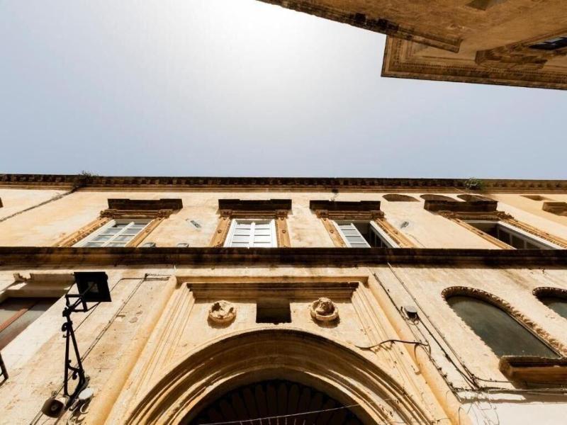 Palazzo Insula - Genel