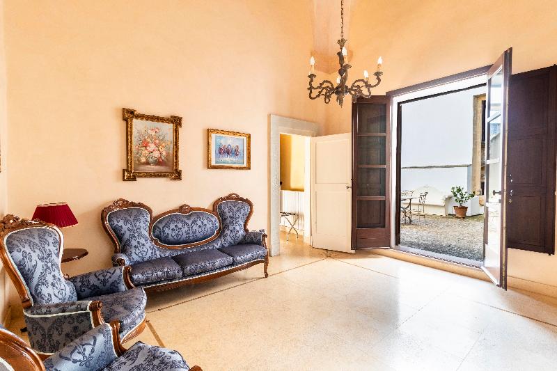 Palazzo Insula - Genel