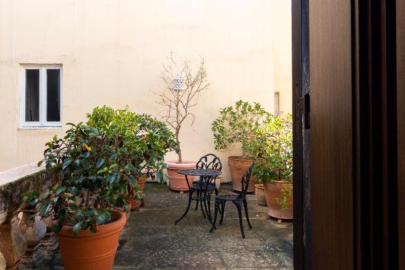 Palazzo Insula - Oda