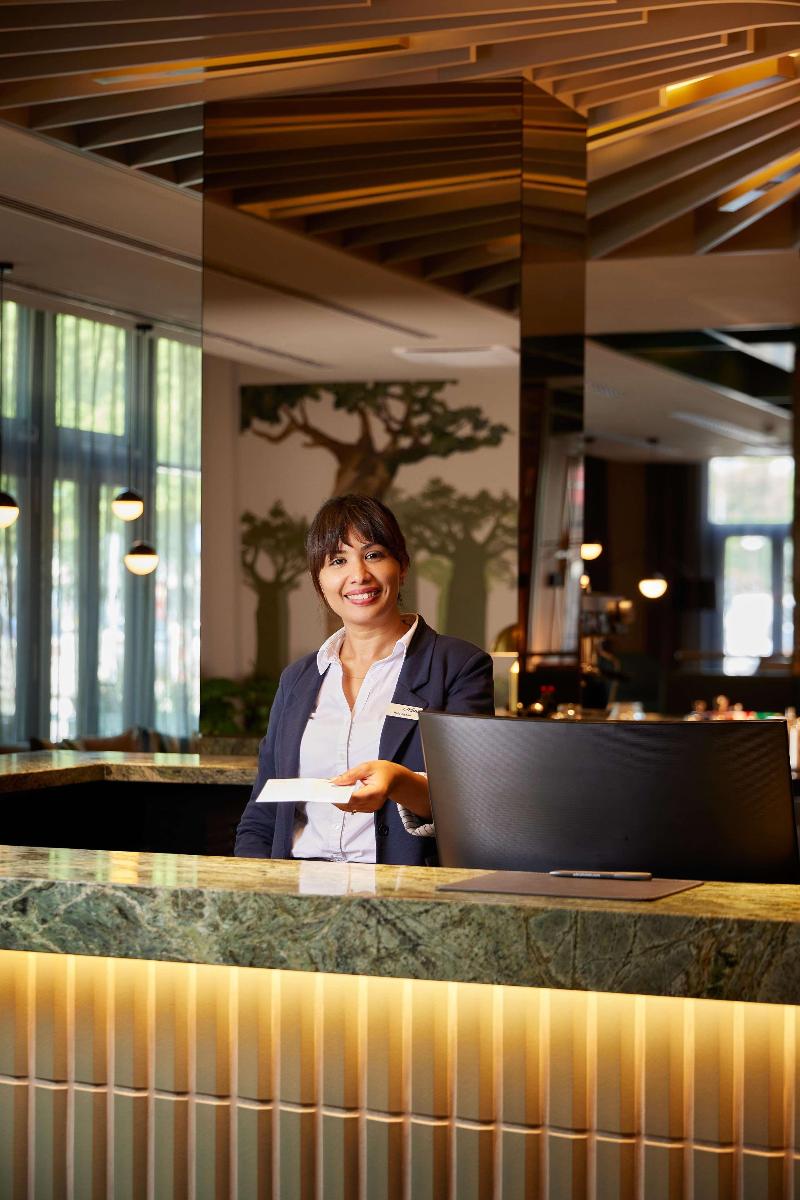 Adina Apartment Hotel Dusseldorf - Lobi