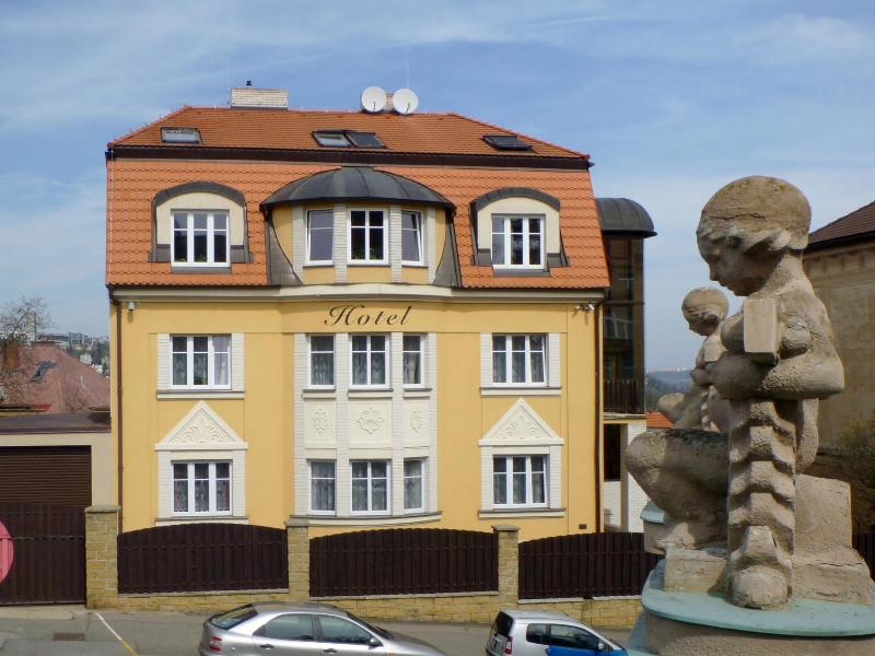 Hotel Garni Rambousek - Genel