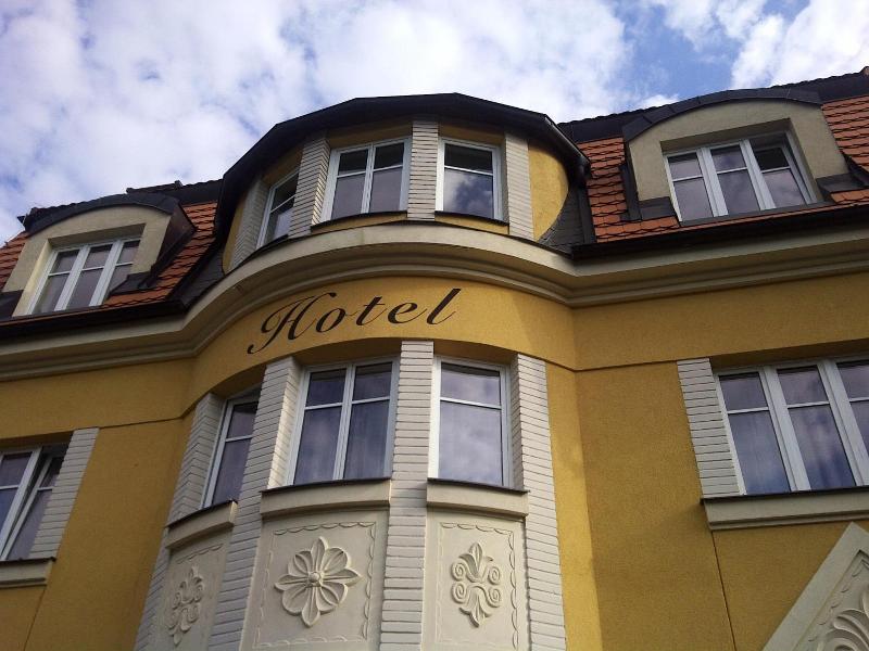 Hotel Garni Rambousek - Genel