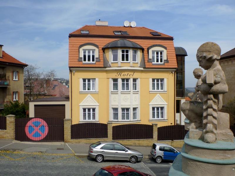 Hotel Garni Rambousek - Genel