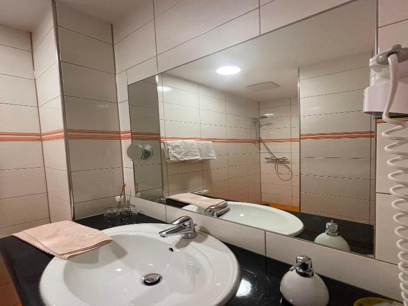 Rothsee Hotel - Oda