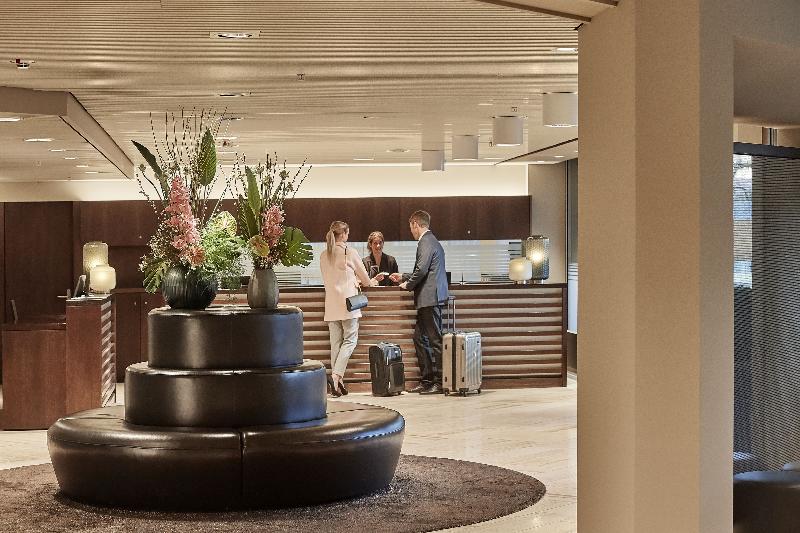 Hotel Seepark Thun - Lobi