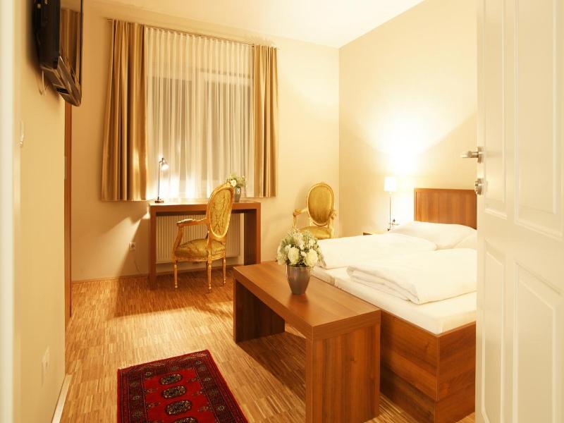 Pfeiler S Burgerstuberl Hotel - Genel