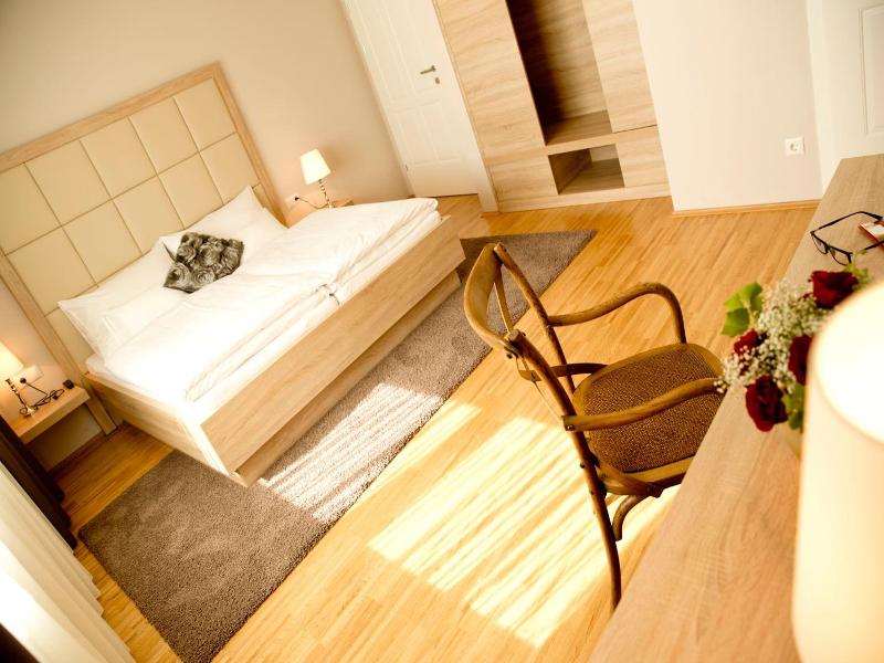 Pfeiler S Burgerstuberl Hotel - Oda
