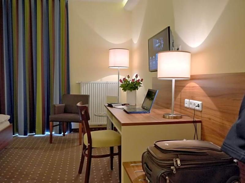 Hotel Friesische Wehde - Genel