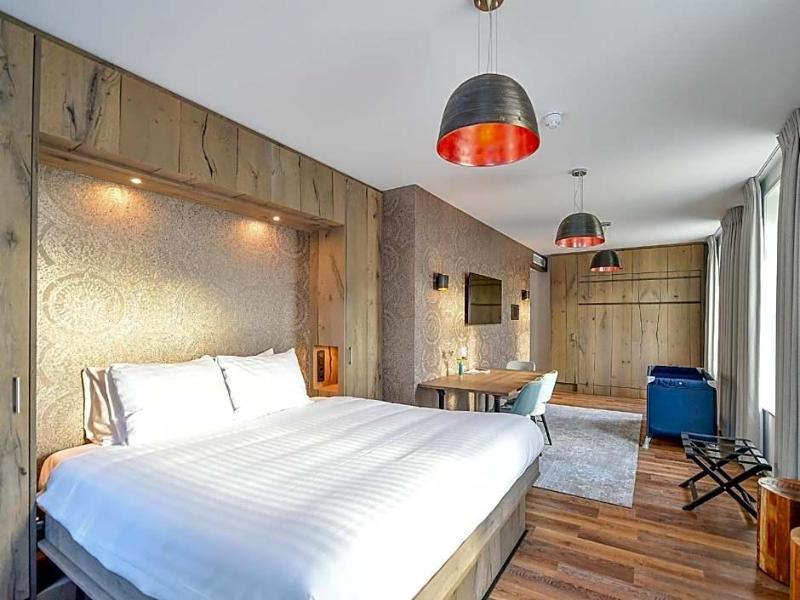 Brasserie Hotel Antje Van De Statie - Oda