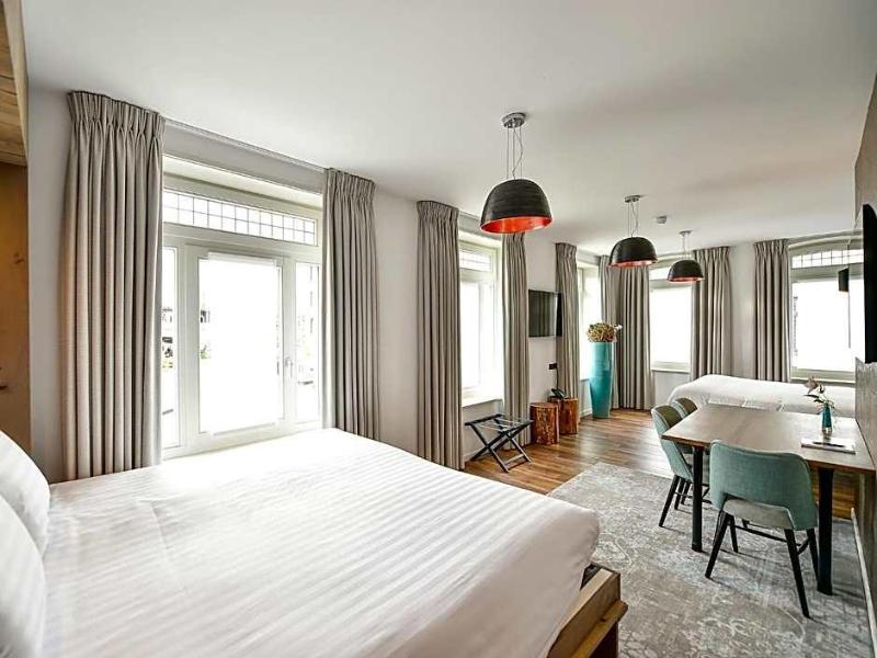 Brasserie Hotel Antje Van De Statie - Oda