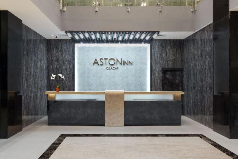 Aston Inn Cilacap - Lobi