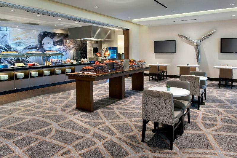 Newark Liberty International Airport Marriott - Lobi