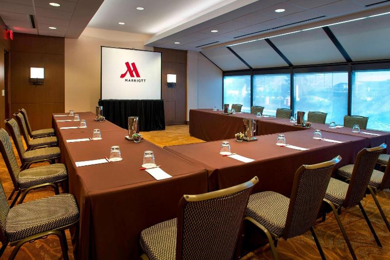 Newark Liberty International Airport Marriott - Toplantı