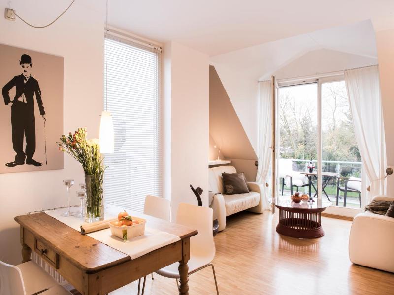 Parkside Apartment House - Genel