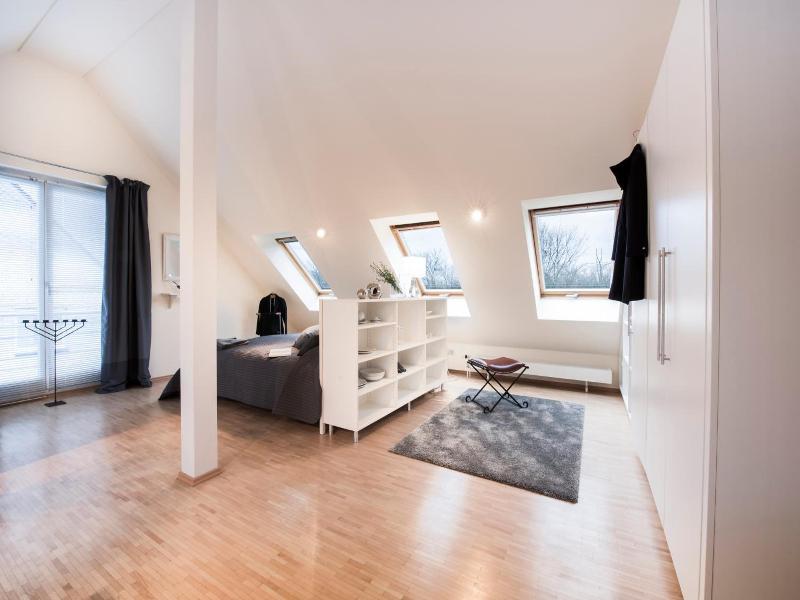 Parkside Apartment House - Genel