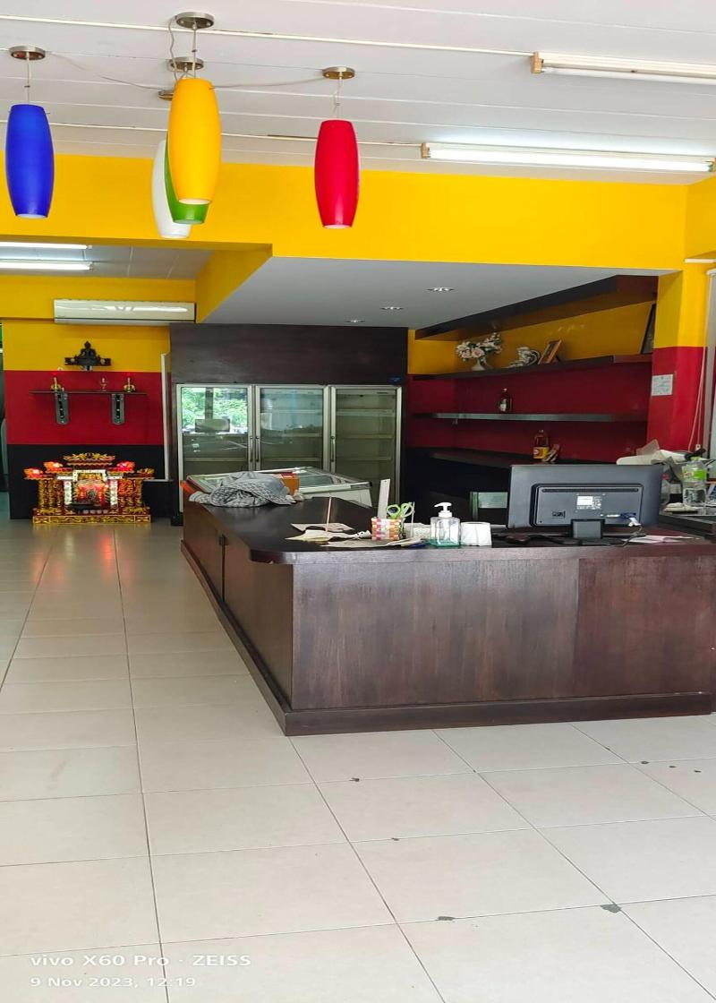 Top Harvest Rental - Lobi