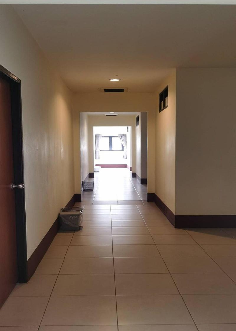 Top Harvest Rental - Lobi
