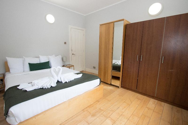 Westciti Caroco Apart Hotel - Oda