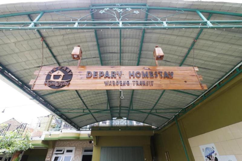 Waroeng Transit & Depary Homestay by ZUZU - Genel