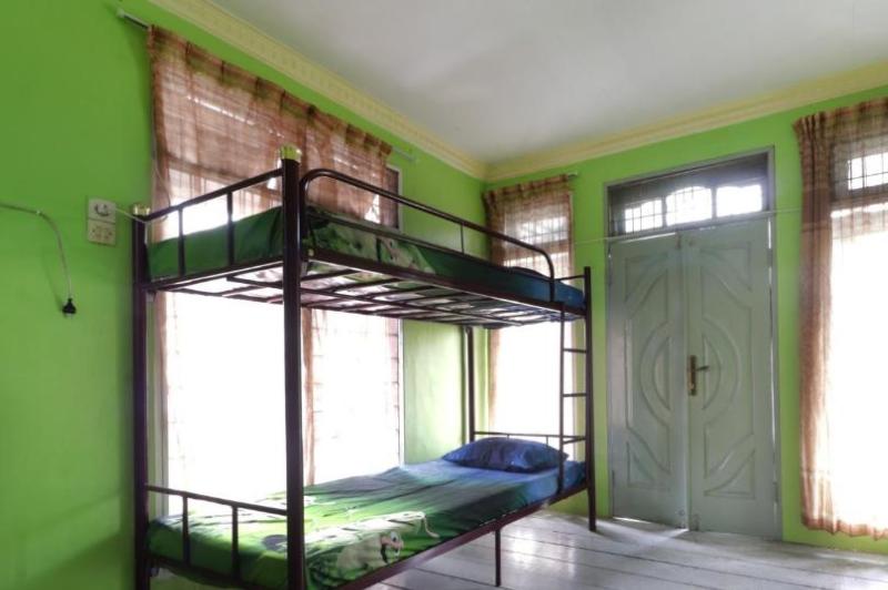 Waroeng Transit & Depary Homestay by ZUZU - Oda