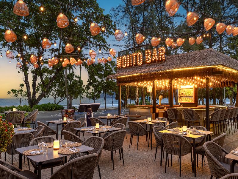 DoubleTree by Hilton Phuket Banthai Resort - Bar