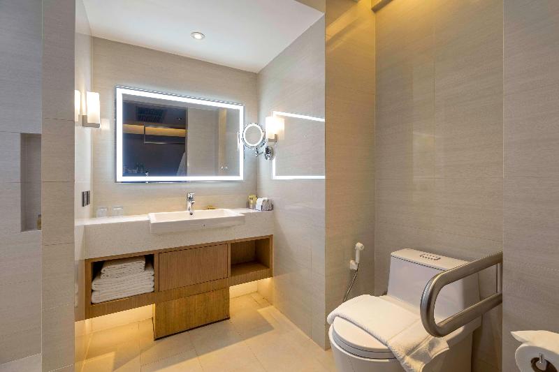 DoubleTree by Hilton Phuket Banthai Resort - Oda