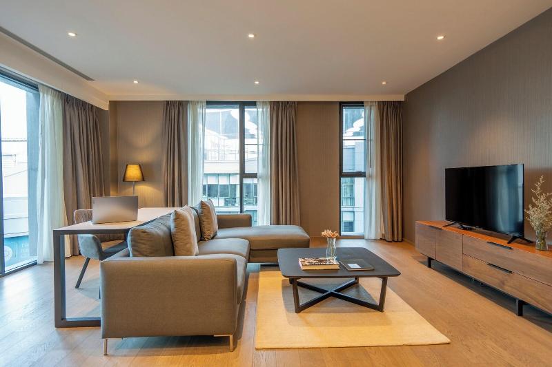 Walton Suites Sukhumvit - Oda