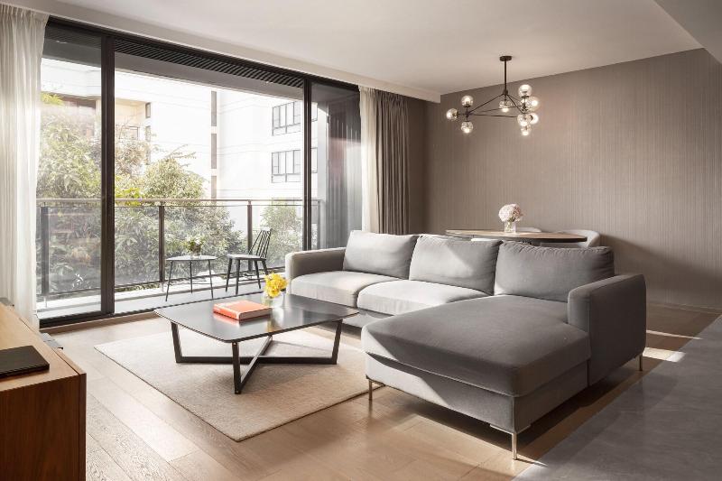 Walton Suites Sukhumvit - Oda
