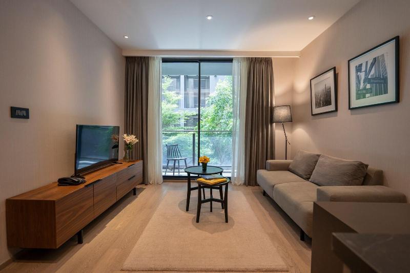 Walton Suites Sukhumvit - Oda