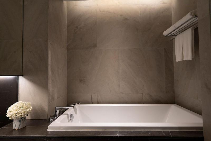 Walton Suites Sukhumvit - Oda