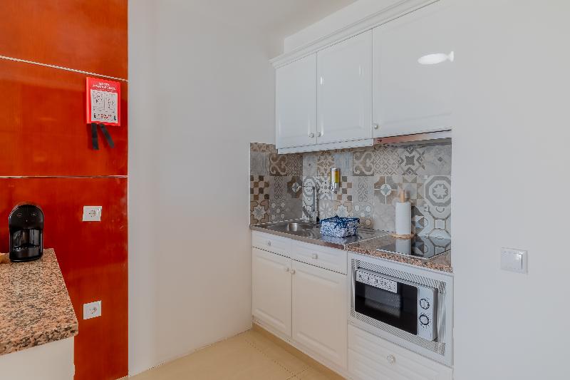 Monicca Collection Suites & Residences - Oda
