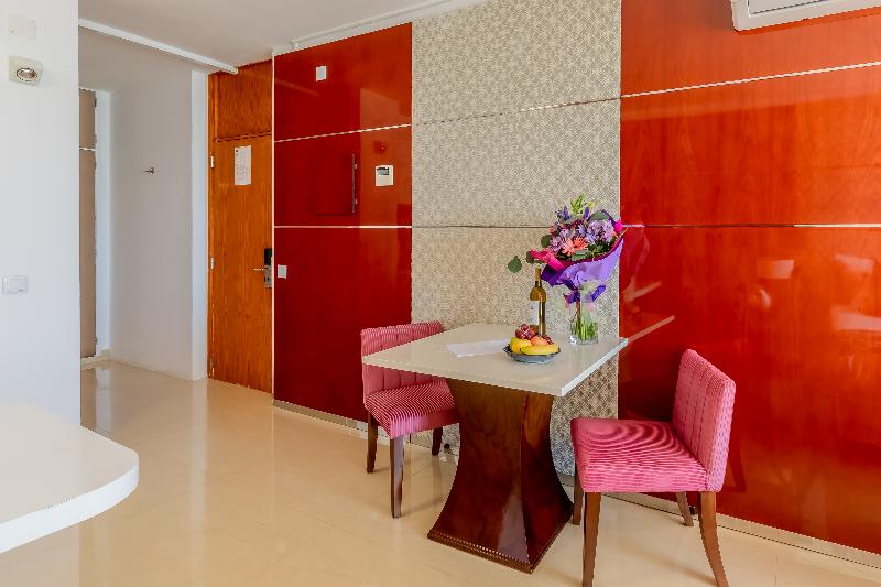 Monicca Collection Suites & Residences - Oda