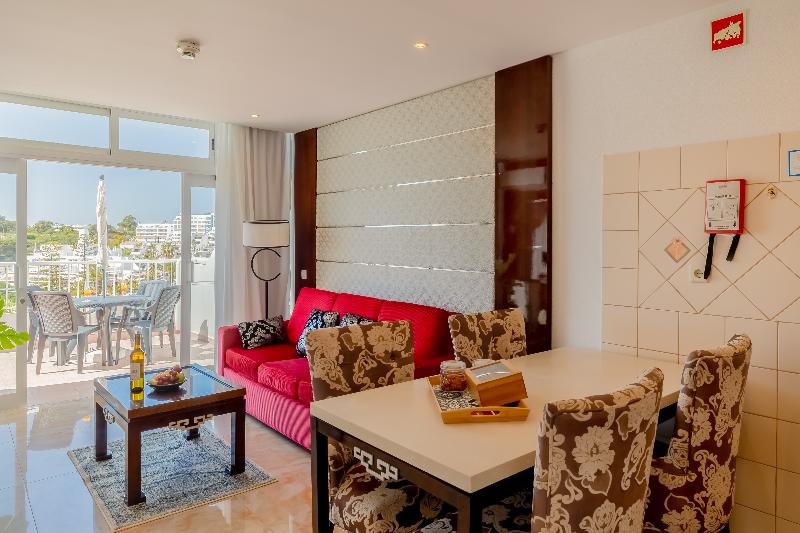 Monicca Collection Suites & Residences - Oda