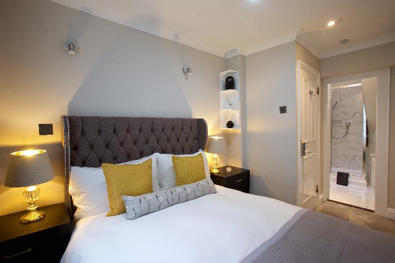 Avari Apartments - Winchester Collection - Oda