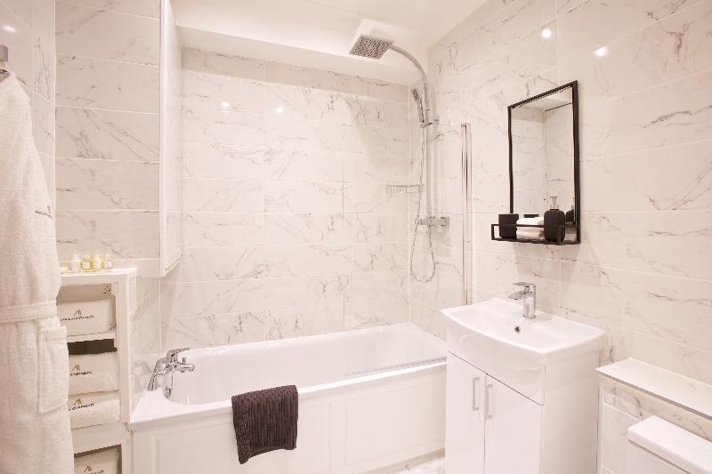 Avari Apartments - Winchester Collection - Oda