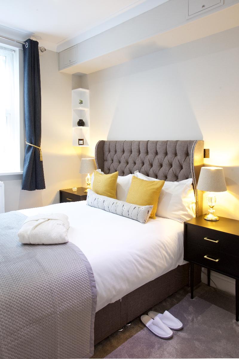 Avari Apartments - Winchester Collection - Oda