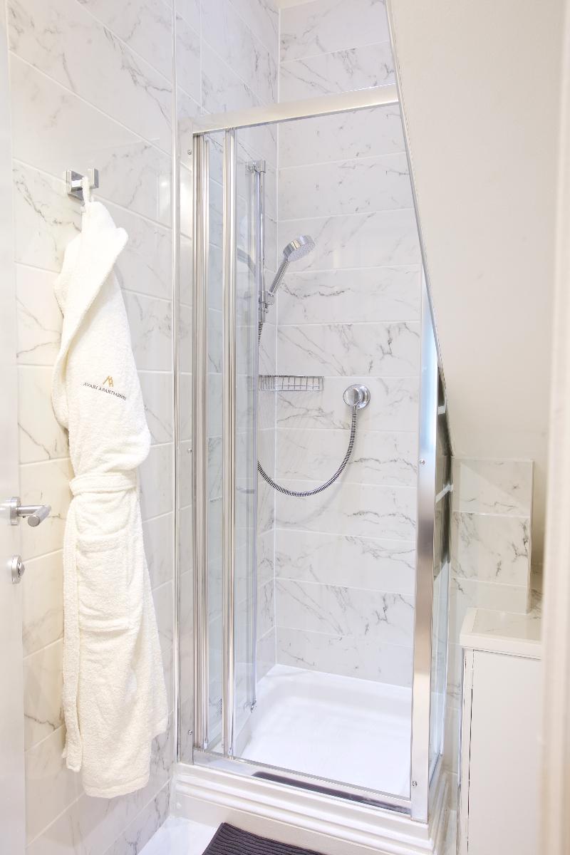 Avari Apartments - Winchester Collection - Oda