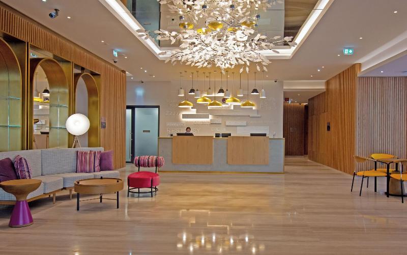 Premier Inn Dubai Barsha Heights - Lobi