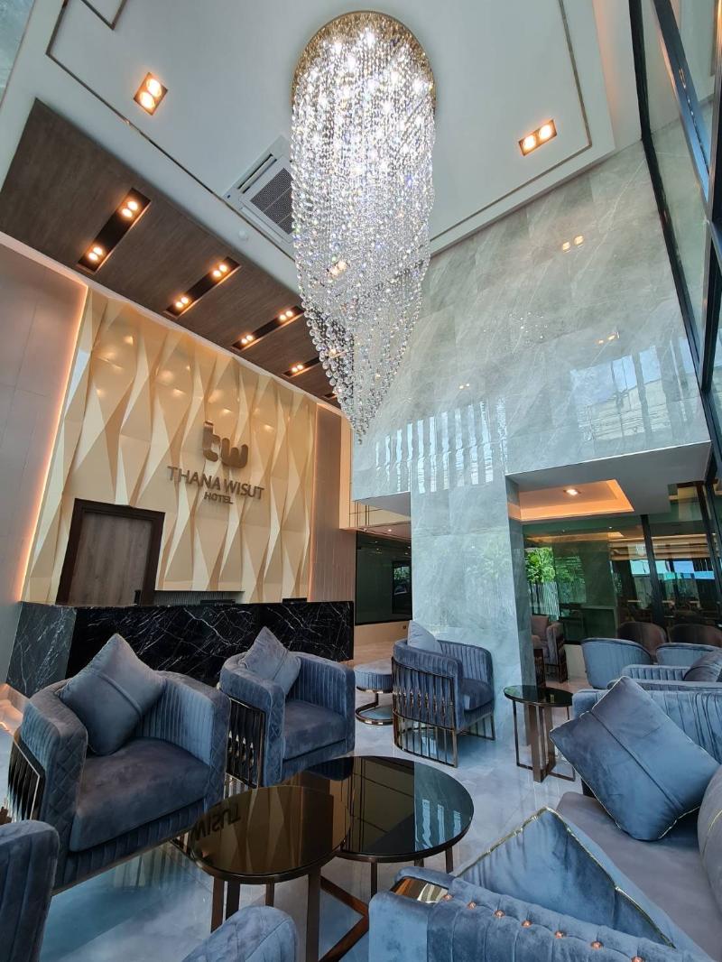 Thana Wisut Hotel - Lobi